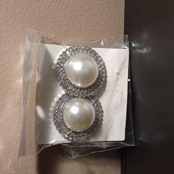 Fashion Earrings - Picture 1 of 1